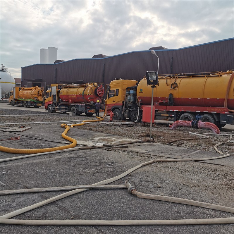 长安镇污水池清理